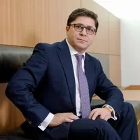 Omul de afaceri Gruia Stoica a achiziționat RAFO Onești prin intermediul companiei Roserv Oil