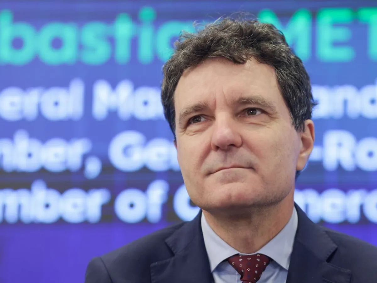 Nicușor Dan sesizează la CCR legea privind utilizarea plajei Mării Negre