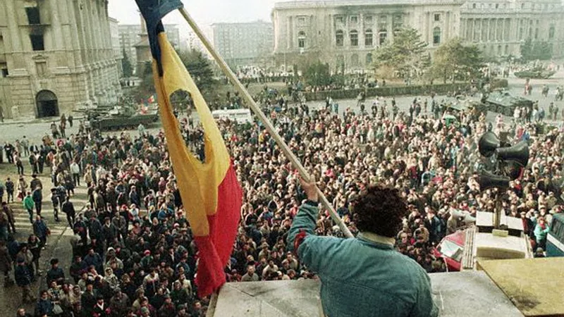 Manualele de istorie despre Revoluție: Comuniștii au tras în oameni. Execuția lui Ceaușescu, unică / Arhivă