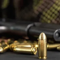 Pistol și gloanțe - Foto: Profimedia Images
