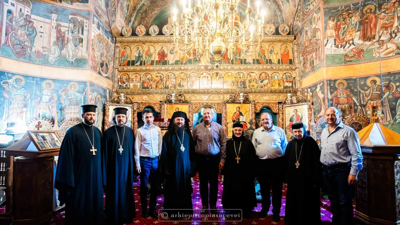 Ordinul eparhial „Crucea Bucovinei” i-a fost oferit lui Nicolae Ciucă la Voroneț: „Nu mă așteptam” - Foto: Arhiepiscopia Sucevei