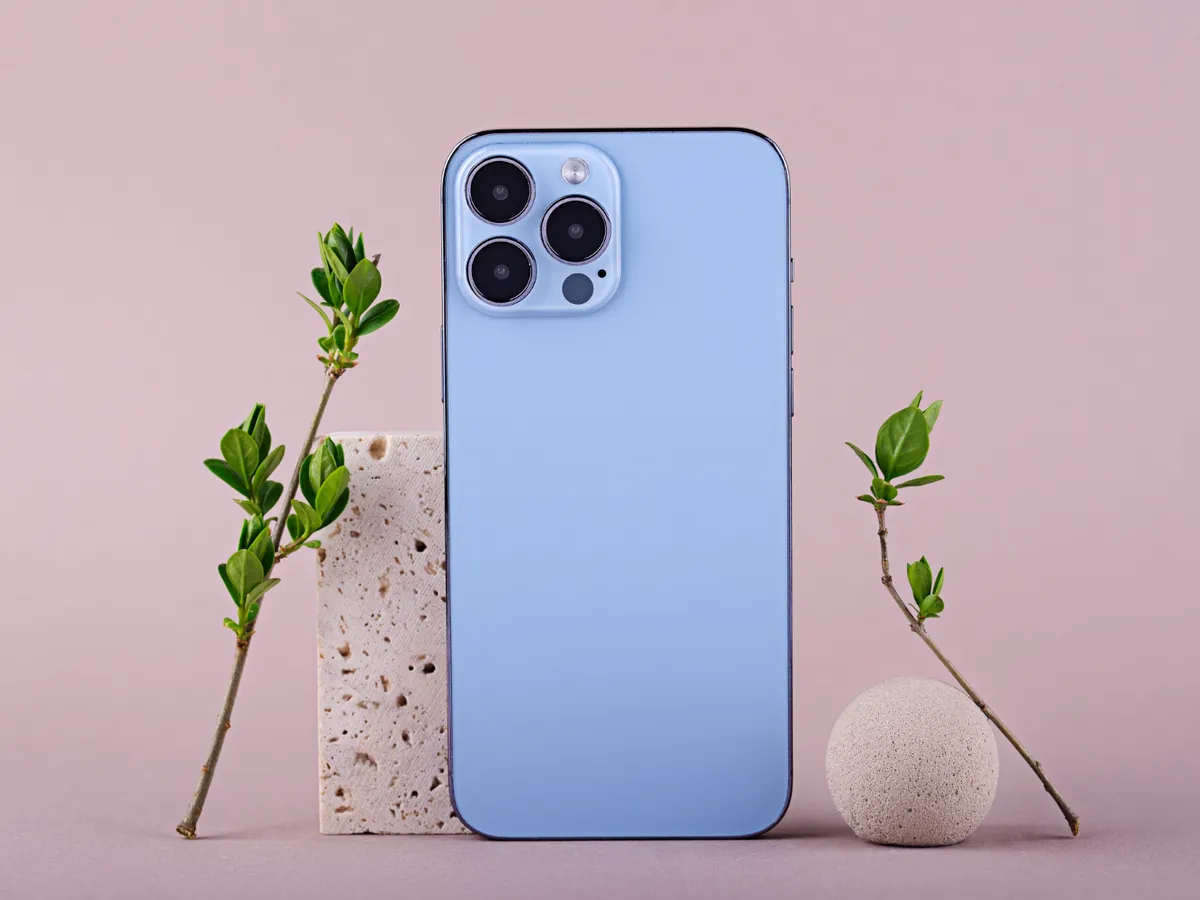 Ceasul deșteptător de pe iPhone a fost schimbat: Iată cum îl poți recupera pe cel vechi