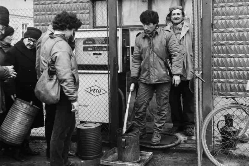 benzina cu portia in comunism