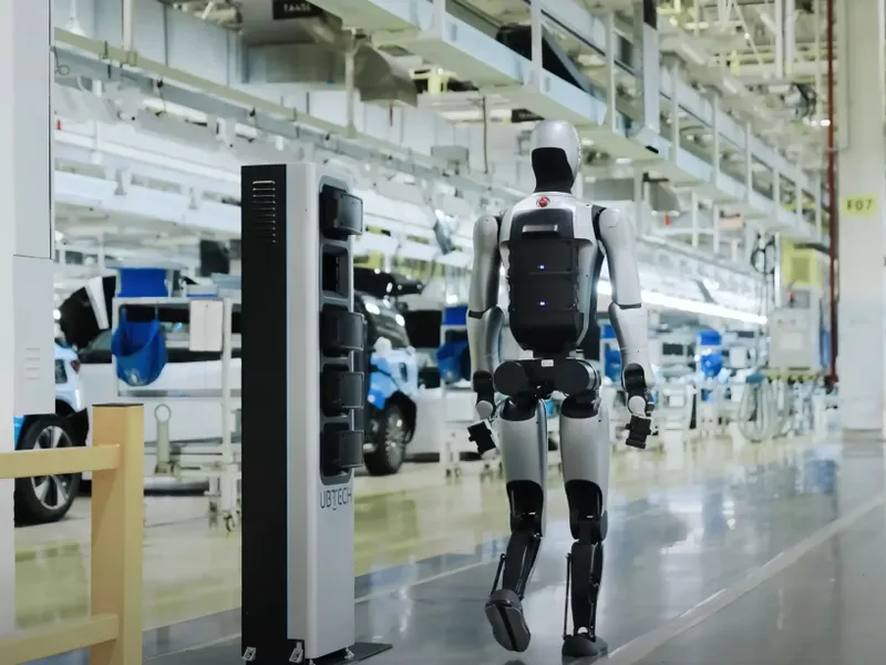 Premieră „înspăimântătoare”! Un robot umanoid își schimbă singur bateria pentru a munci 24/7 - Foto: UBTech
