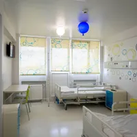 Cum trebuie să arate un spital nou: cameră renovată de la Spitalul pentru Copii din Brașov. Foto Tesseract Arhitecture