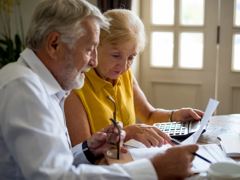 Formula de calcul a vechimii la pensie s-a schimbat. Care pensionari pierd bani? Cine câștigă? Foto: Freepik (fotografie cu caracter ilsutrativ)