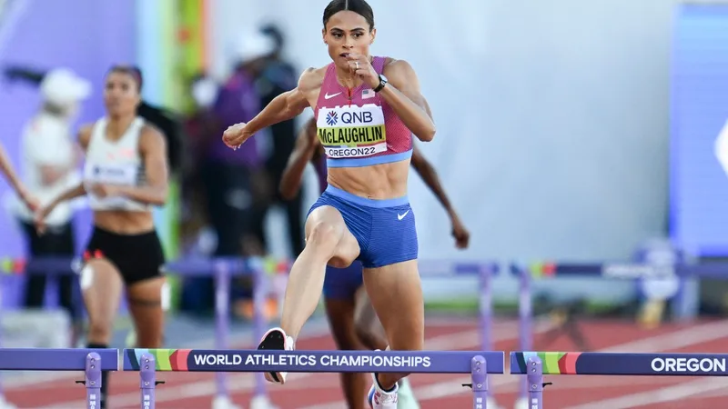 Sydney McLaughlin a devenit campioană mondială la 400 m garduri la Campionatele Mondiale de Atletism, de la Eugene (SUA), coborând recordul mondial sub 51 de secunde. / Foto: Profimedia