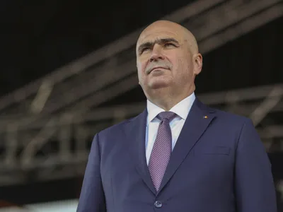 Premierul ad-interim Ilie Bolojan, de Ziua Independenţei, la Ambasada SUA - Foto: INQUAM PHOTOS/Alexandru Buşcă
