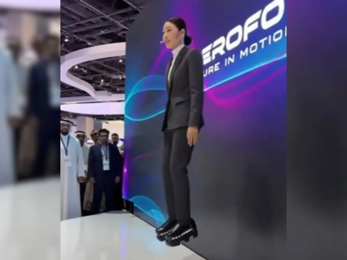 VIDEO Pantofii zburători Aerofoot, un exemplu de cât de ușor de prostit sunt oamenii