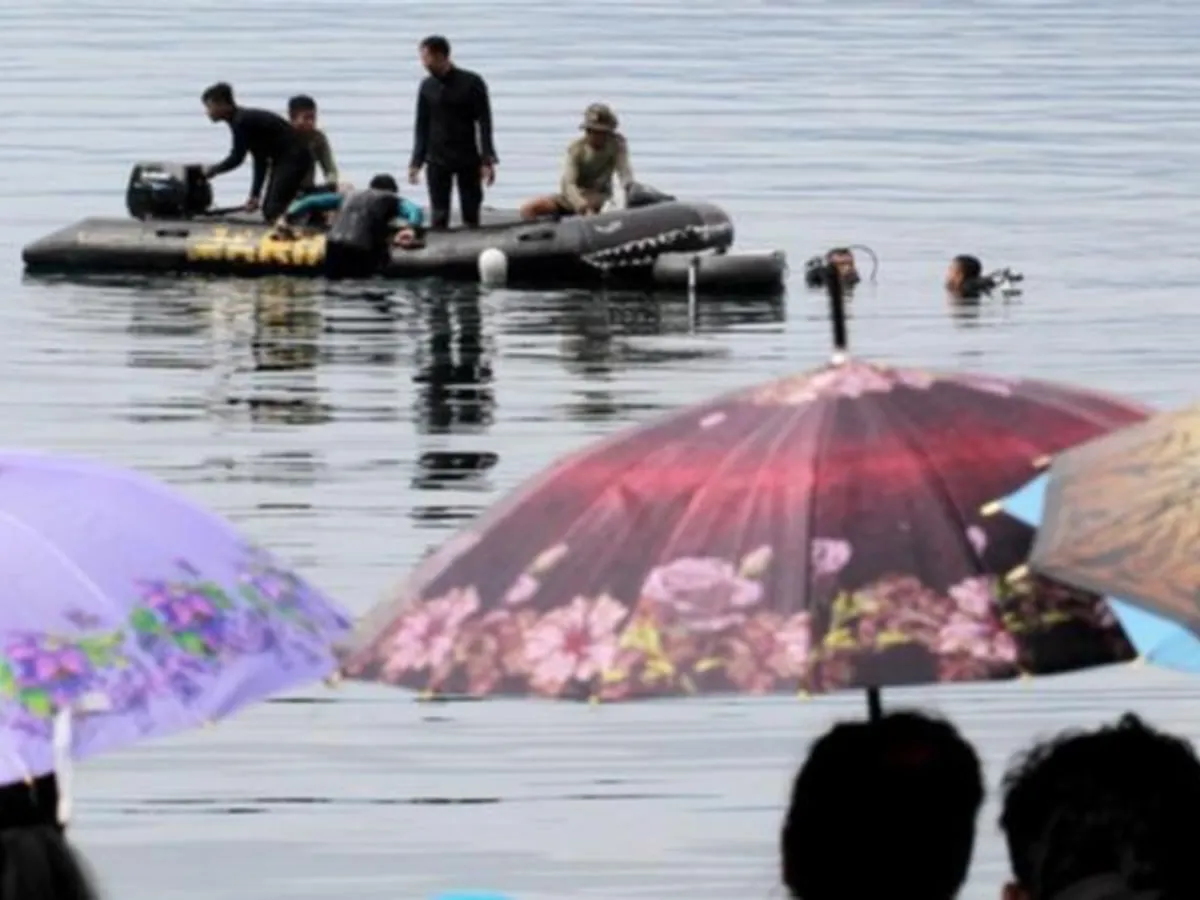 Un selfie a ucis șapte turiști în Indonezia: barca în care erau s-a răsturnat/FOTO: 7news.com.au