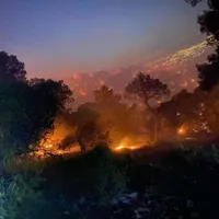 Nou incendiu, în Rodos. Pompierii români se luptă să salveze un parc natural - Foto: IGSU