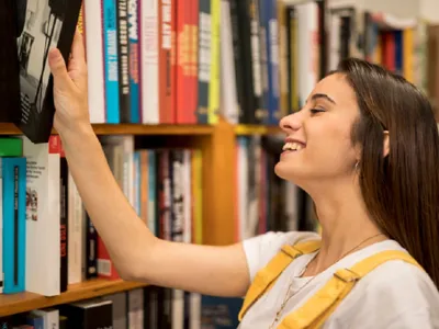 Cărțile împrumutate de la bibliotecă trebuie returnată în perioada stabilită - Foto: Freepik (rol ilustrativ)