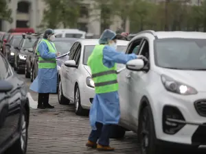 Centrul de vaccinare drive-through din București. Sursă imagine: Inquam Photos / Octav Ganea