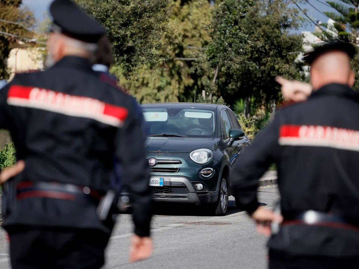 9 samsari de mașini români au făcut o avere de peste 4.000.000 € în Italia. Le-a fost confiscată