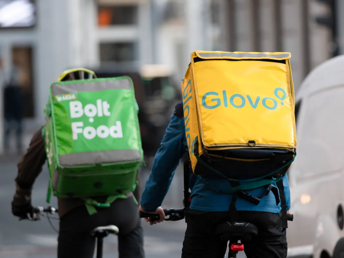 Livrator Bolt și Glovo - Foto: INQUAM PHOTOS - Robert Groșescu