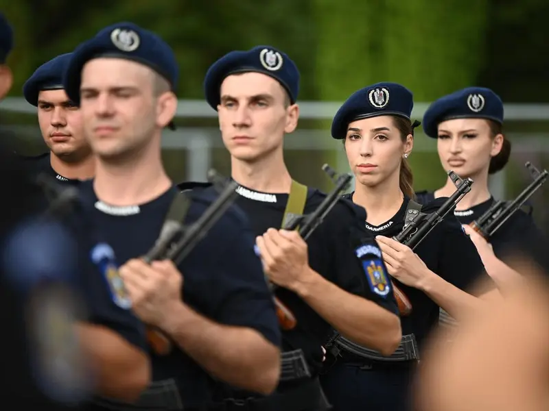 Se scot mii de locuri la poliție și jandarmi. Ce trebuie să facă tinerii care visează la uniformă foto: Facebook/MAI