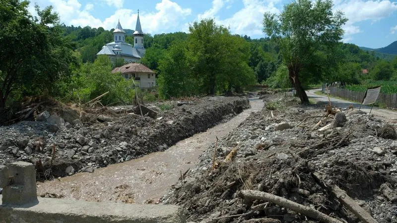 Specialiștii au emis Cod galben hidrologic pe râurile din bazinele Cerna, Desnăţui, Jiu, Olt, Argeş, Ialomiţa, Buzău şi Putna. / Foto: Inquam Photos / Raul Stef