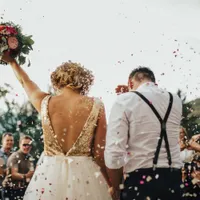 Liber la petrecere! Nunţile şi botezurile se pot desfăşura până la ora 2:00. / Foto: playtech.ro