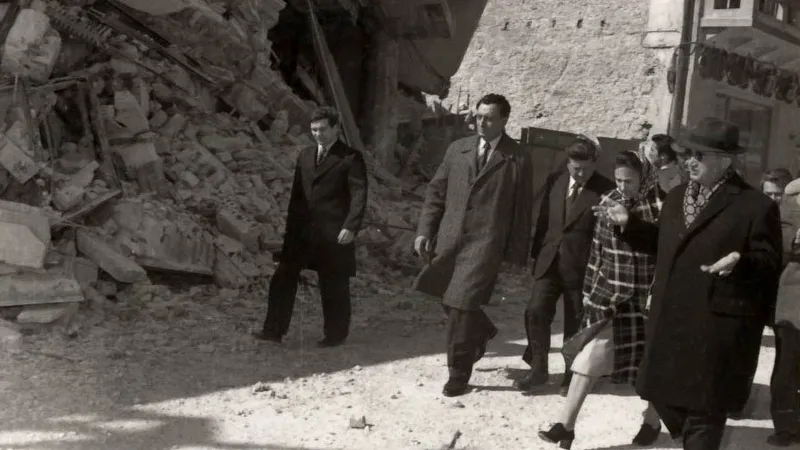 Cine a fost nepoata lui Ceaușescu moartă în cutremurul din 1977 - Foto: Fototeca online a comunismului românesc - cota 37/1977