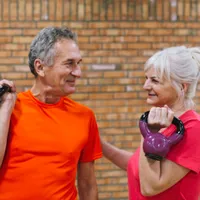Ce dietă și cât sport sunt necesare pentru o viață mai lungă? Alegerile zilnice pot bate genetica - Foto: Freepik.com (Imagine cu caracter ilustrativ)
