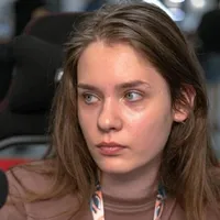 Frumoasa studentă Ana Dumbravă, campioană mondială la Counter Strike. Este lunetista echipei Foto: BZI