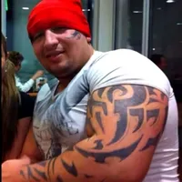 Interlopul Tyson, ascuns printre tinerele exploatate de "Împăratu Lumii" Foto: Youtube