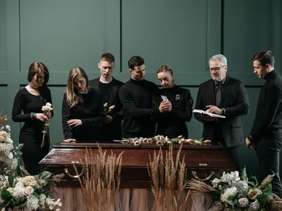 O femeie declarată decedată a „înviat” la propria înmormântare - Foto: Pexels (cu rol ilustrativ)