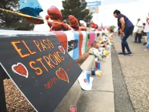 Americanii aduc omagii și protestea- ză împotriva armelor, după atacurile din El Paso, Texas