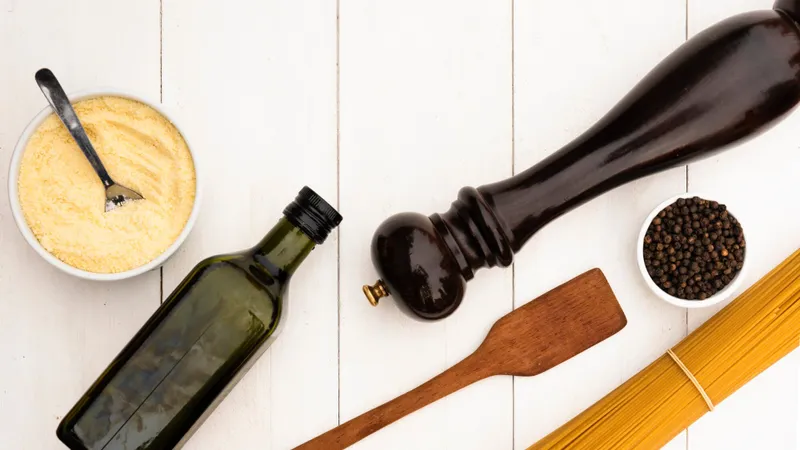 Trucul de toamnă care lasă geamurile strălucitoare și fără aburi cu un ingredient din bucătărie - Foto: Freepik