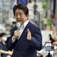 Shinzo Abe a fost împușcat în timpul unui eveniment electoral/ Foto: Profimedia Images