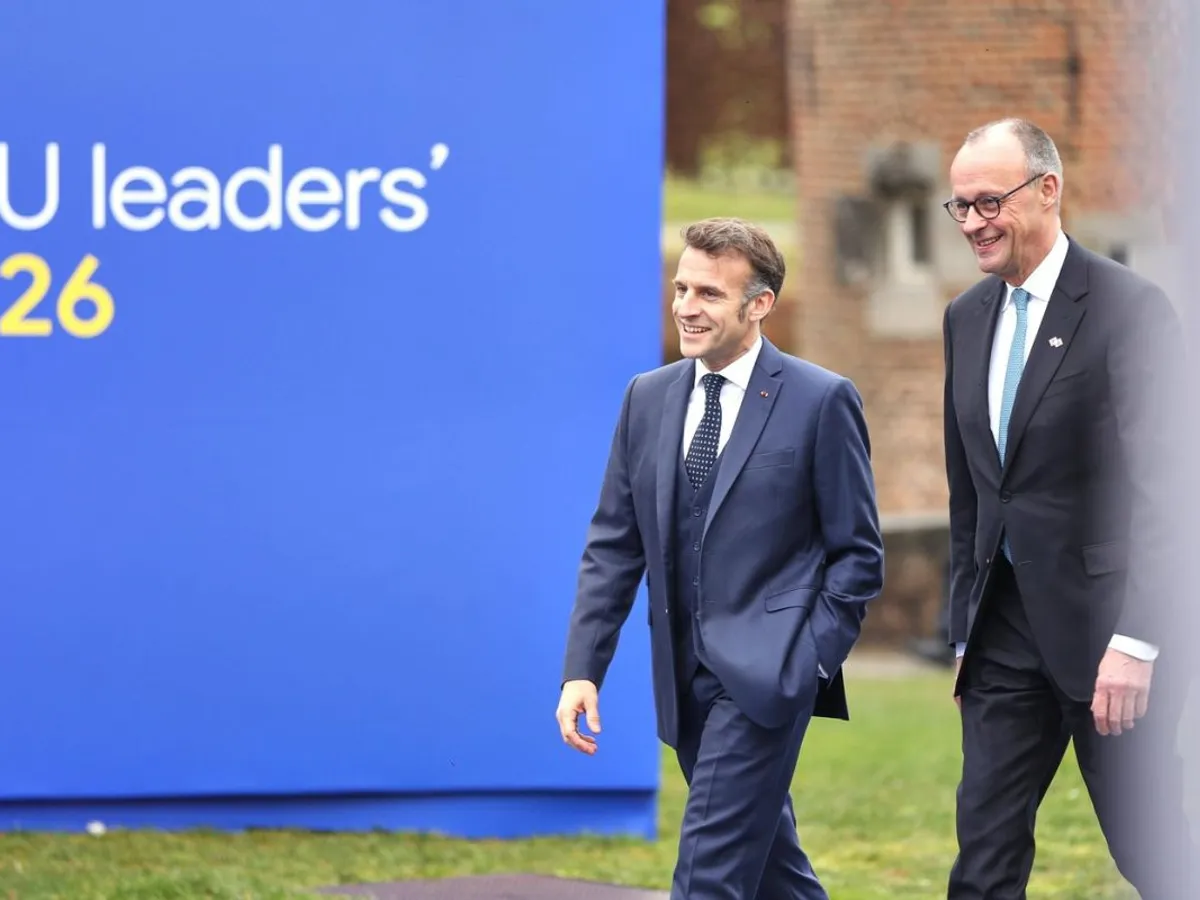 Preşedintele Franţei, Emmanuel Macron, şi cancelarul Germaniei, Friedrich Merz, la Castelul Alden Biesen. Zâmbetele ascund divergenţe - Foto: Profimedia Images