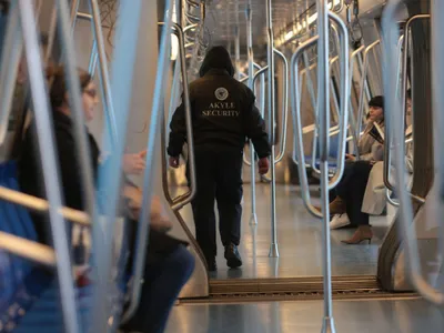 Imagine din interiorul unei garnituri de metrou din Bucureşti - Foto: INQUAM PHOTOS/George Călin