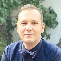 DR. RADU ȚINCU, medic primar ATI și șef lucrări la UMF „Carol Davila“