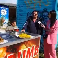 Prețul porumbului fiert sau copt, de exemplu, este aproape dublu decât în 2022, de 1 Mai 2023, în Vama Veche. - Foto: captură video/cancan.ro