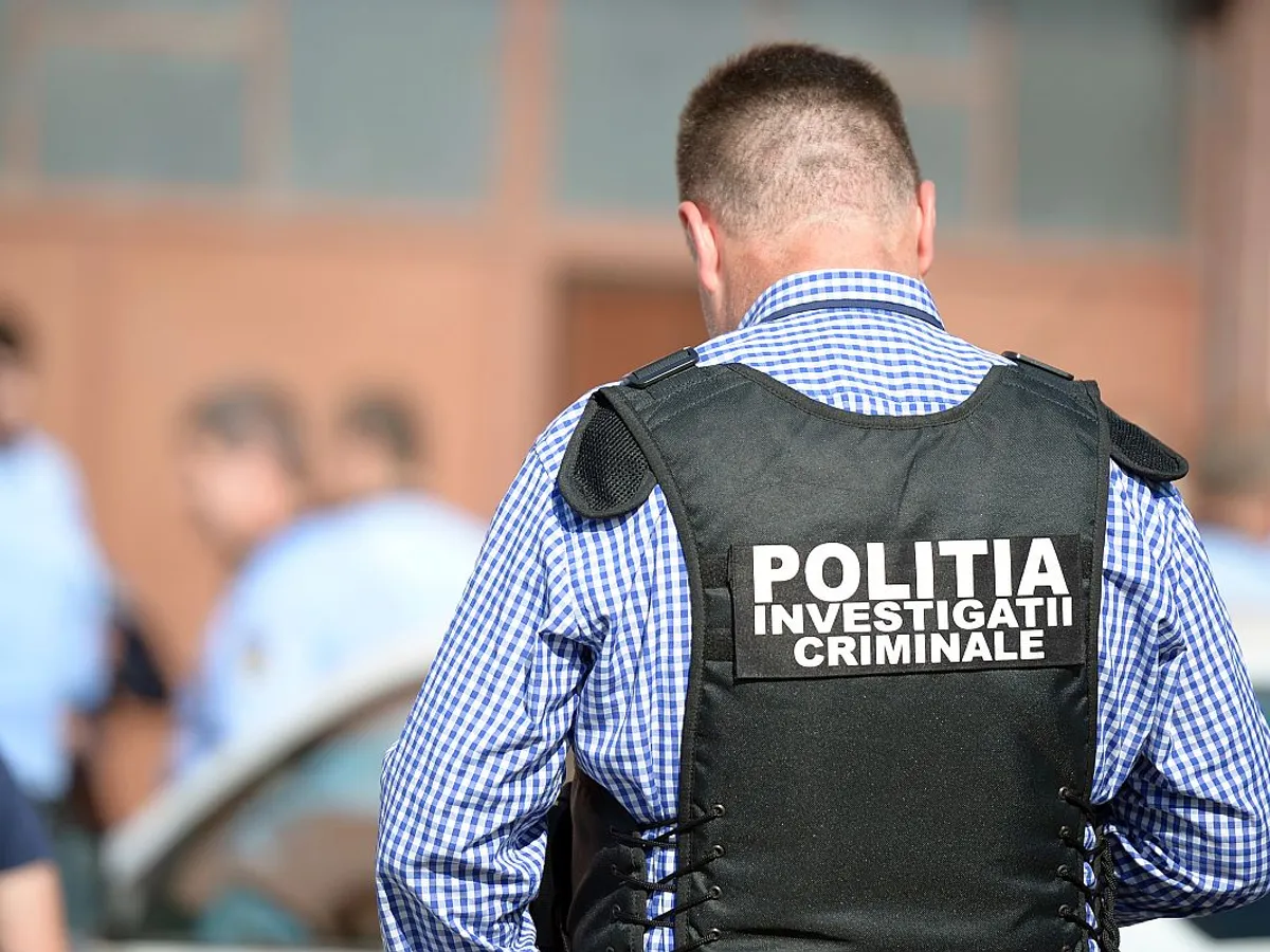 Poliţistul de la Secţia 9 a fost înjunghiat cu un cuţit / pressalert