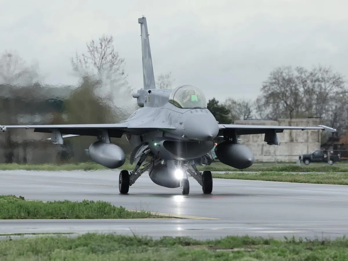 Bulgaria dă 2.500.000.000$ pe 16 avioane F-16. România a luat de 3 ori mai multe cu mai puțin. Cum? - Foto: Facebook
