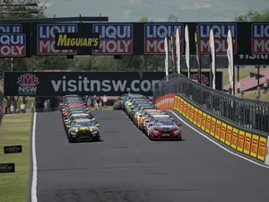 Start pe pe circuitul Mount Panorama din Bathurst / Foto: RLR BMW GT Challenge