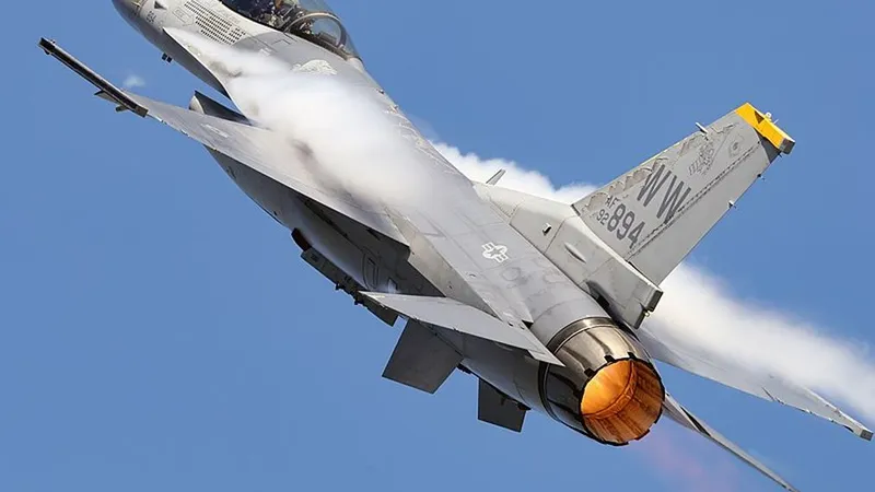 România dă bani ca să antreneze piloții ucraineni de F-16. Raiduri asupra lui Putin, din iulie - Foto: Wikimedia/Cp9asngf/CC BY-SA 4.0