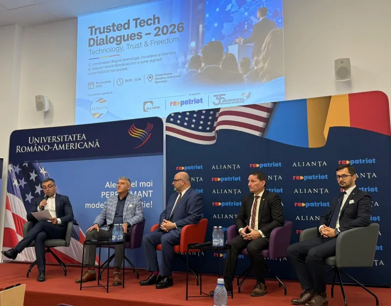 Jurnalistul Mihai Duță, generalul de brigadă (r) Cătălin Mihalache, Len Khodorkovsky, fost oficial al Departamentului de Stat american pentru Strategie Digitală, Dan Cîmpean, director DNSC și Pavel Popescu, vice-președinte ANCOM Foto: Repatriot