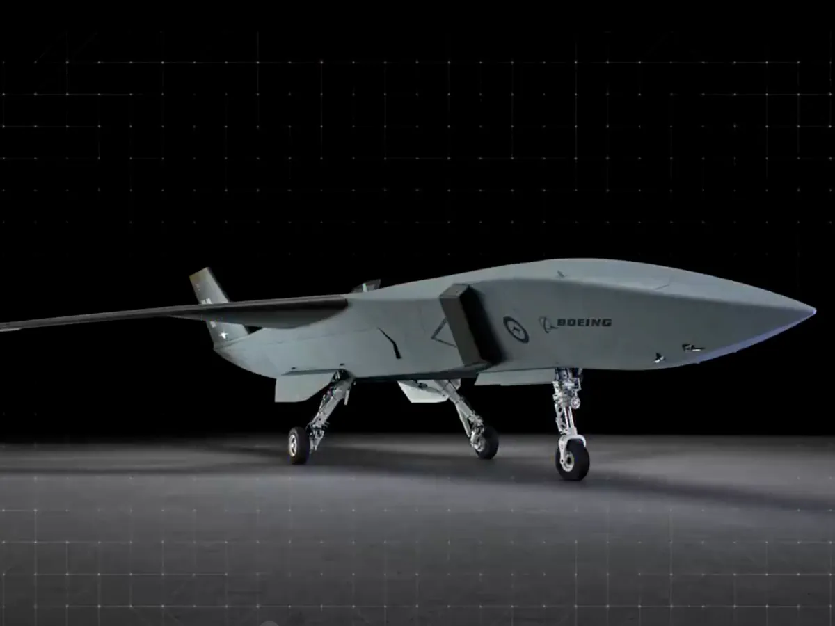 Drona invizibilă "Ghost Bat Block 3", noua creație Boeing care atacă chirurgical cu rachete AMRAAM la 3.700 km
