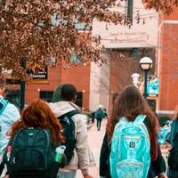 La ce facultăți te poți înscrie fără diploma de Bac? Ai timp 3 ani să îl iei și să te angajezi Foto: Pexels (fotografie cu caracter ilustrativ)