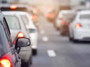 VIDEO Soluția găsită de marile orașe pentru a fluidiza traficul. Ideea, preluată din străinătate, privită cu ochi buni de români
