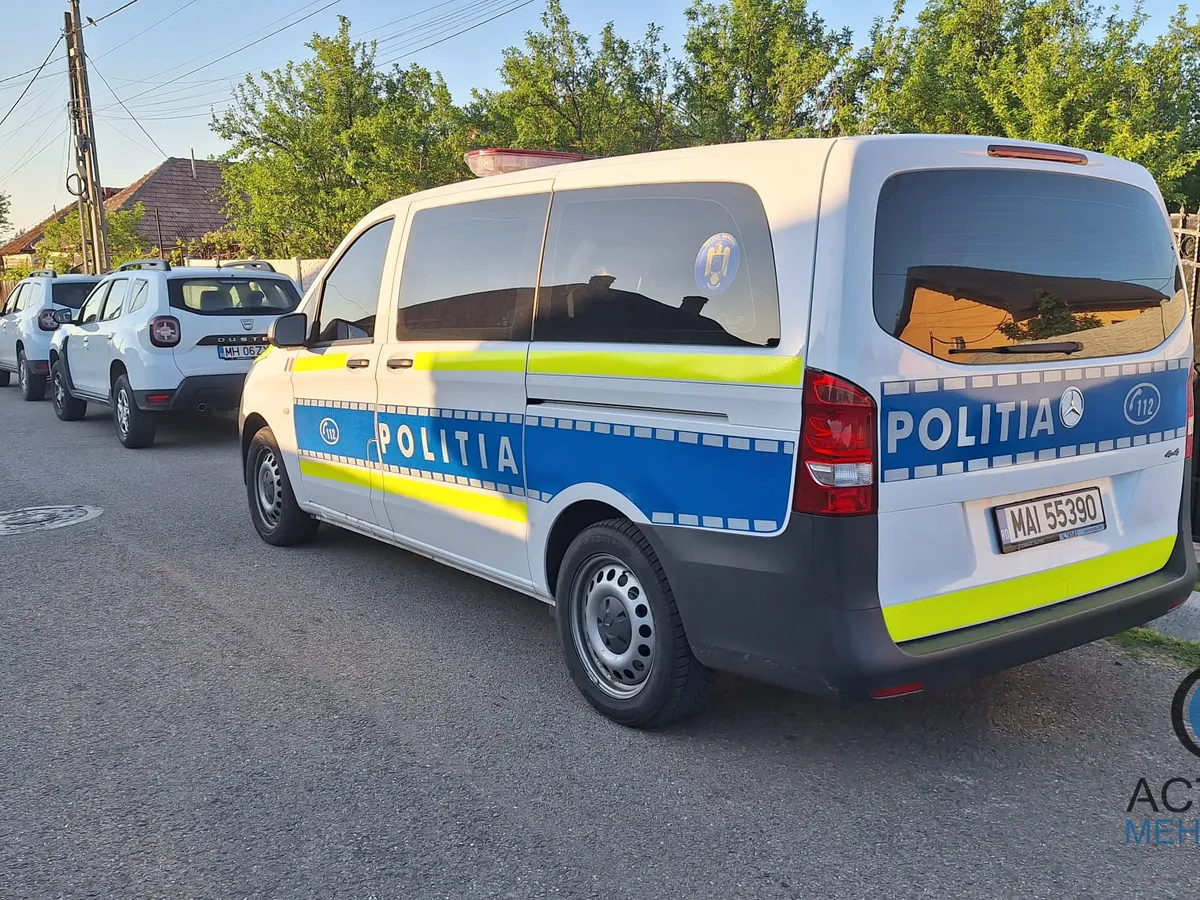 Percheziții pentru găsirea unor porumbei în valoare de 2,5 milioane de euro, în Mehedinți - Foto: Actual Mehediniti