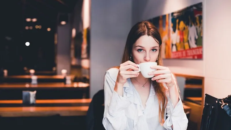 De ce ar fi bine să nu mai bei cafea după o anumită vârstă Foto: Freepik.com