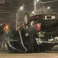 Accident grav, în centrul Bucureștiului. Logan răsturnat, Polo de Poliție praf. Cine e vinovat - Foto: Facebook/Info Trafic Bucuresti Ilfov
