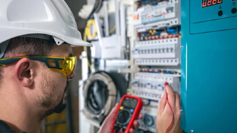 Care români iau 700 de lei pe voucherul de energie? Când intră banii și ce cheltuieli acoperă? - Foto: Freepik.com (rol ilustrativ)