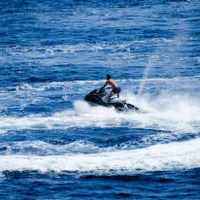 Un „șmecher” a spulberat cu skijet-ul o saltea în Eforie Nord. Un tânăr, în stare gravă - Foto: Profimedia Images - Imagine cu rol ilustrativ