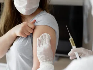 Începe Loteria de Vaccinare! Marele premiu, un milion de lei. Care este procedura de înscriere. / Foto: digi24.ro