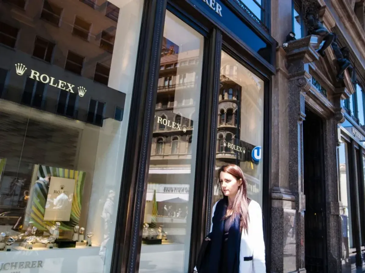 Rolex majorează din nou preţurile ceasurilor din aur, pe fondul cererii mari din partea clienţilor bogaţi