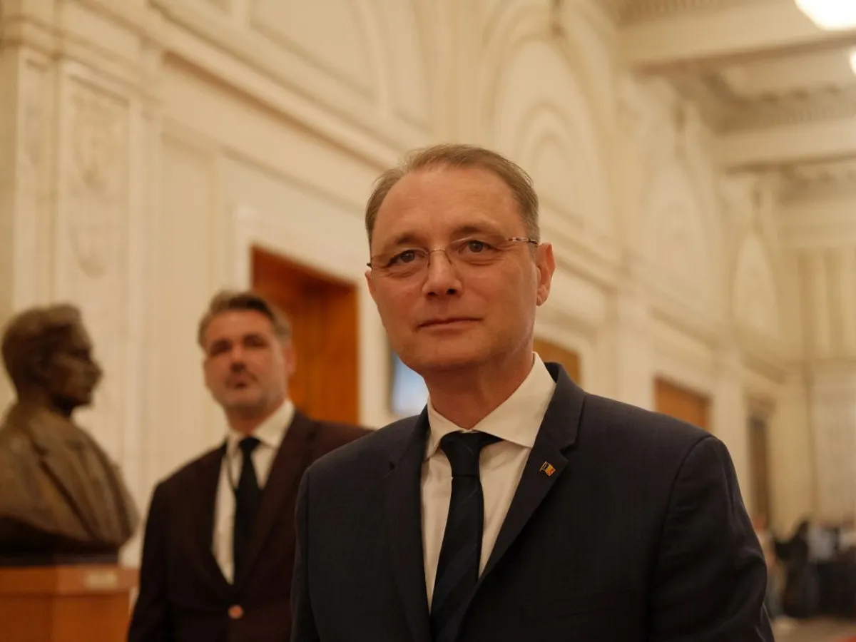 Premierul Luca Niculescu - Foto: INQUAM PHOTOS/Anastasia Ehim